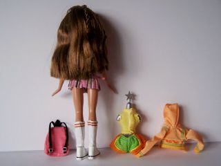 Bratz School Class Yasmin Doll UK Exclusive Backpack Gym Clothes 2