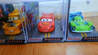 Disney Store Pixar Cars 2 (set Of 3) Die Cast Acrylic Case Nib 1:43 Scale