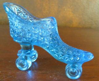 Fenton/le Smith Button & Daisy Light Blue Glass Roller Skate Slipper Shoe