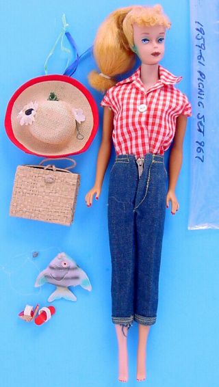 1961 BLONDE PONYTAIL 5 BARBIE DOLL in PICNIC SET OUTFIT 967 2