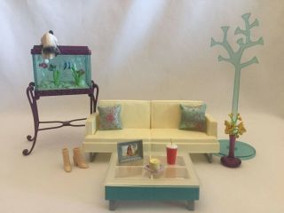 Rare Nearly Complete 2006 Barbie Fashion Fever Living Room Furniture Couch/table