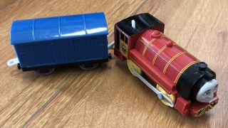 Tomy Trackmaster Thomas & Friends " Victor " 2009 Motorized Train & Boxcar