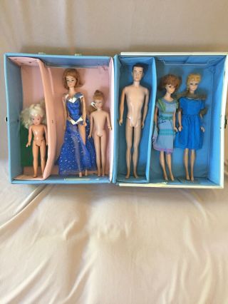 Vintage “1963” Barbie & Ken Doll Case With 2 Barbies 1 Midge 1 Skipper 1 Ken & 1