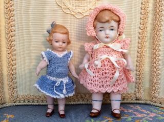 Antique German Pre - Tinted Pink Bisque Dollhouse Dolls Girls In Crocheted Dresses