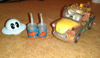 Disney Pixar Cars Toon 1:55 Unidentified Flying Mater & Mator W/oilcans