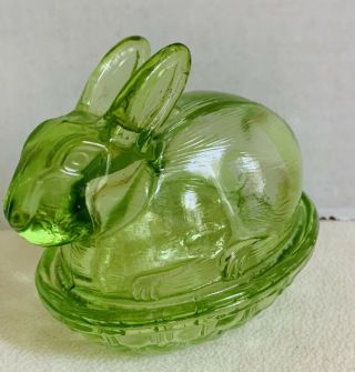 Vintage L.  E.  Smith Green Glass Bunny On A Nest Rabbit Candy Trinket Dish