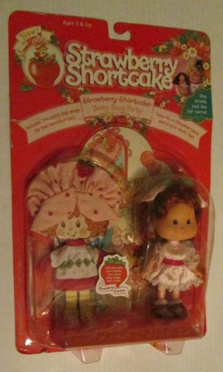 Vintage 1991 Thq Strawberry Shortcake Berry Best Party Figure Doll On Card