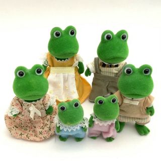 Vintage 1990’s Tomy Sylvanian Families Figures - Bulrush Frogs,  Babies X6
