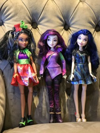 Disney Descendants Decendant Mal Evie Freddie Doll Isle Of The Lost Hasbro