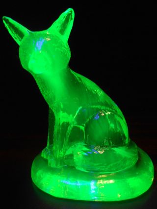 Green Vaseline Glass Sly Fox Figurine / Uranium Yellow Paperweight Animal Canary