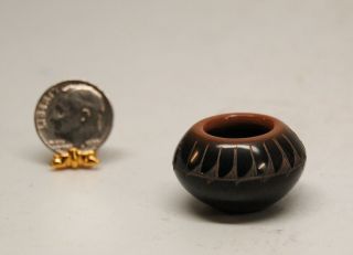 Santa Clara Miniature Black Jar,  Monica Naranjo Romero,  15mm High,  Sgraffito