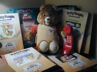Vintage Teddy Ruxpin W/phone & 8 Cassette/books Worlds Of Wonder 1985 & 2 Outfit