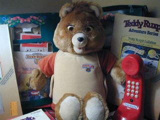 Vintage Teddy Ruxpin w/phone & 8 Cassette/books Worlds of Wonder 1985 & 2 outfit 2