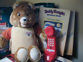 Vintage Teddy Ruxpin w/phone & 8 Cassette/books Worlds of Wonder 1985 & 2 outfit 3