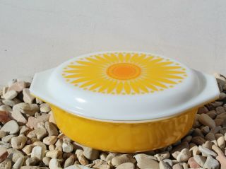 Vintage Pyrex 2.  5 Quart Yellow Sunflower Oval Casserole Dish With Lid