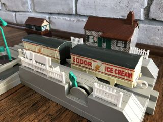 Thomas The Train Trackmaster Tomy Sodor Ice Cream Factory Pack Cars 2006
