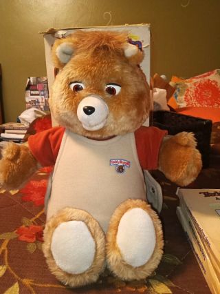 Teddy Ruxpin 1985 With Books And Tapes And His Main Out Fit Us Pajamas.