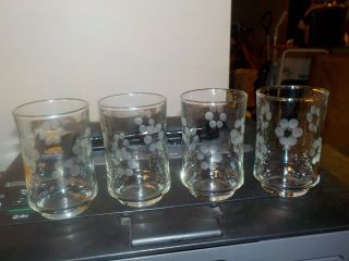 Vtg Set Of 4 Juice Glasses Clear With Frosted Flowers