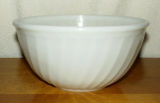 Vintage Anchor Hocking Fire King White Swirl 9” Mixing Bowl - Exc Cond