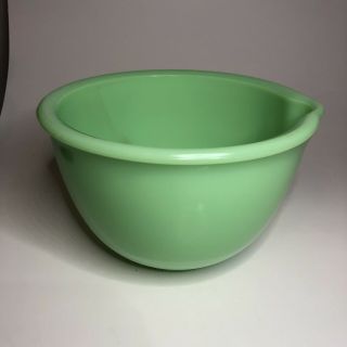 Vintage Jadeite Mixing Bowl With Spout Unmarked