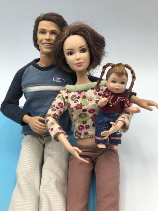 Mattel Barbie Happy Family Neighborhood Friend Lea Kayla & Baby & Ken Alan