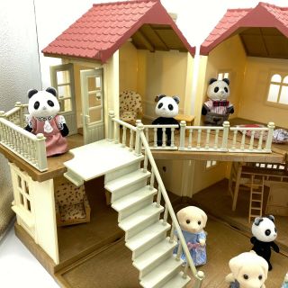 Calico Critters Sylvanian Families BIG HOUSE W/ RED ROOF DELUX,  Stairs,  Animals 2