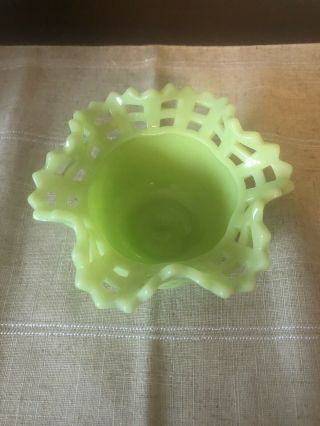 Vintage Fenton Lime Green Custard Satin Glass Lattice Basket Weave Bowl Vase 2