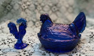 Westmoreland Cobalt Blue Hen Chicken On Nest Covered Dish 6” With Her Rooster