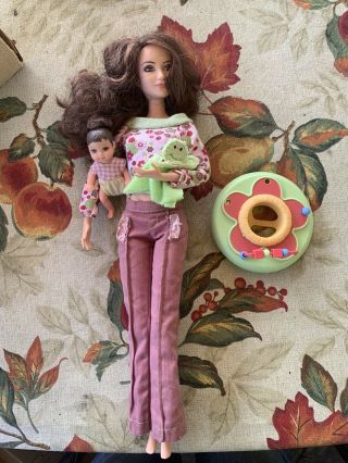Mattel Barbie Happy Family Neighborhood Friend Lea Kayla & Baby.