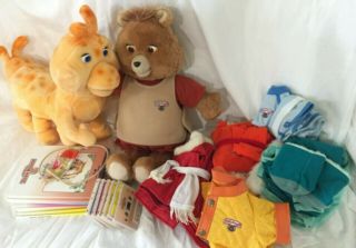 Vintage 1985 Teddy Ruxpin & Grubby Worlds Of Wonder Talking Bear,  Books,  Outfits