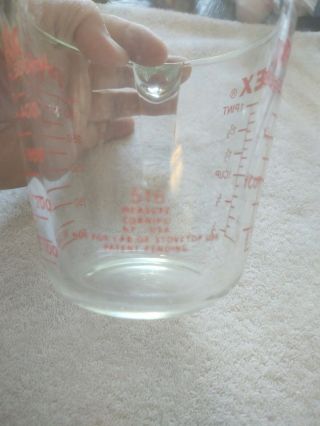 Pyrex 516 Vintage Glass Measuring Cup w/D - Handle - Red Lettering - 2 cup/16 oz 3