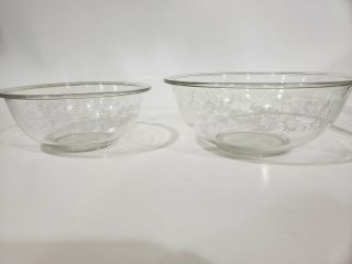 Vtg Pyrex Set Of 2 Colonial Mist,  White Lace Clear Mixing Bowls Nesting 325 323