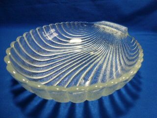 Vintage Anchor Hocking Clear Textured Glass Clam Shell Scalloped Edge Bowl 546