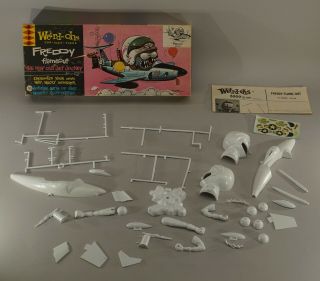 1963 Hawk Weird - Ohs Freddy Flameout Model Kit