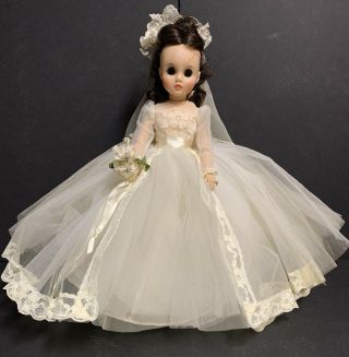 Madame Alexander " Elise " Bride Doll 17” Brunette Hair 1960 