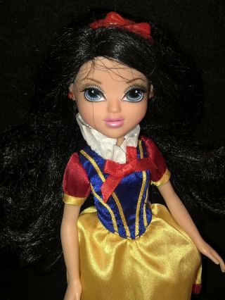 2009 Fairy Tale Snow White 10 " Merin Moxie Girlz Girls Figure Doll Mga