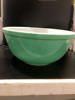 Old 50’s Vintage Primary Green Pyrex Nesting Mixing Bowl 2 - 1/2 Quart Marked 403