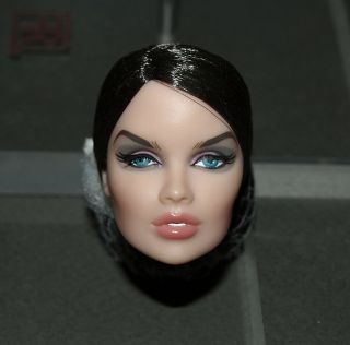 Fashion Royalty Dolls Vanessa Perrin Take Me On FR2 body head only with defect 2