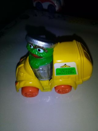 Sesame Street Playskool Muppets Die - Cast Oscar The Grouch Trash Delivery Truck 1