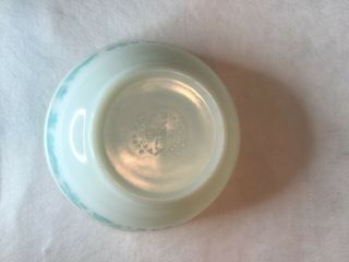 Vintage Pyrex Amish Butterprint 1 1/2 qt.  Mixing Bowl Turquoise on White 3