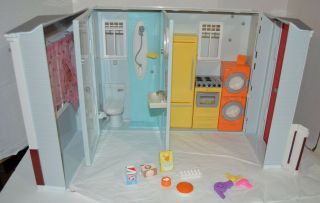 2005 Barbie Totally Real House Folding Dollhouse W Sounds,  Ships