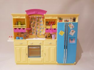 Vintage Barbie Fashion Doll - Play All Day Kitchen & Accessories