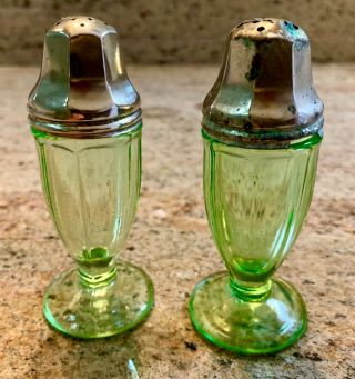 Vintage Ribbed Anchor Hocking Green Depression Glass Salt Pepper Shakers