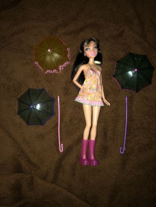 Barbie My Scene Delancey Splashy Chic With Umbrellas By Mattel
