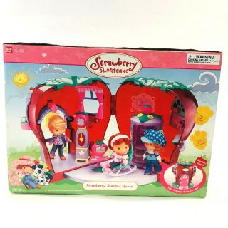 2004 Strawberry Shortcake Berry Sweet Scented Home House Carrier By Bandai