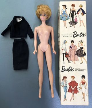 1964 Vintage Barbie Platinum Blonde Bubble Cut Doll 850 Box & Outfit