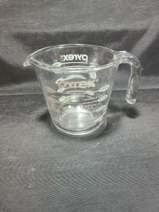 Vintage Pyrex Made In Usa 2 Cup / 1 Pint Glass Measuring Cup Grey Letter
