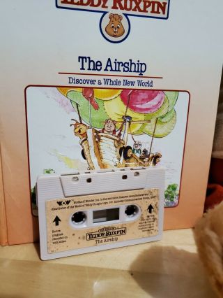 1985 TEDDY RUXPIN WITH THE AIRSHIP BOOK AND TAPE NOT 2