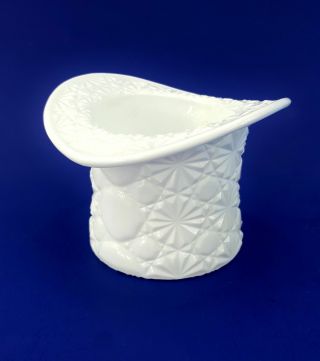 Fenton Vintage Top Hat White Milk Glass Daisy And Button Bowl Trinket Box