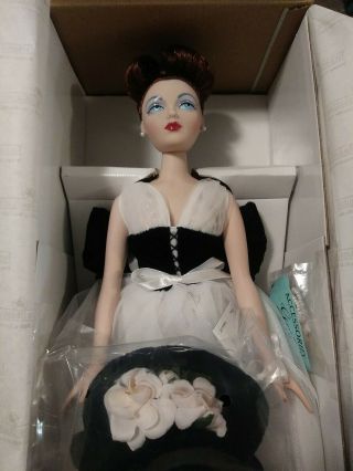 Stunning Ashton Drake Galleries Covent Garden Gene Doll W/